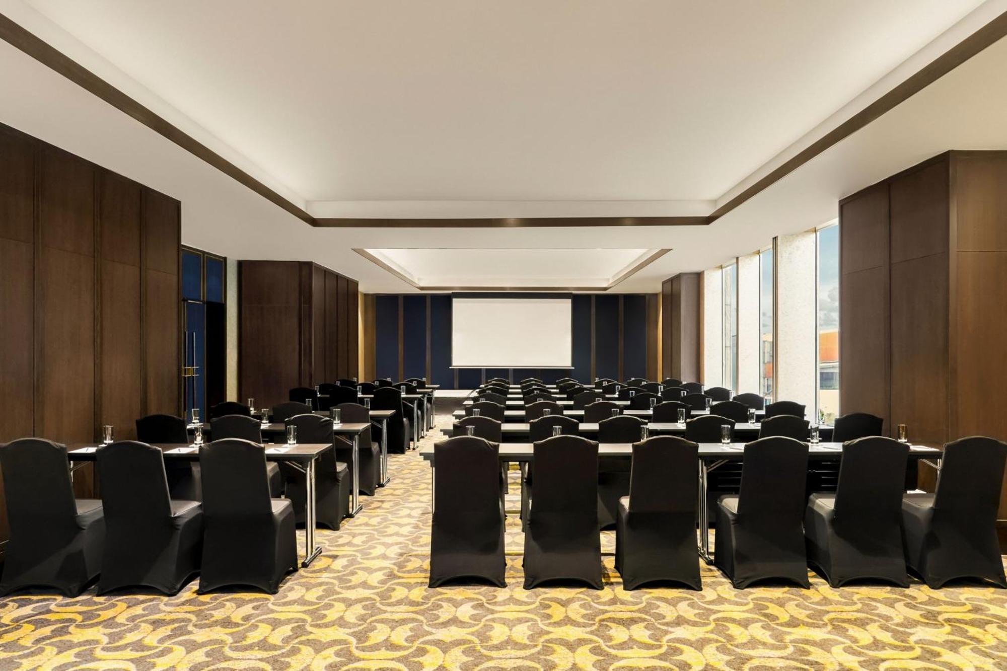 Khách Sạn&tòa Tháp Sheraton Sài Gòn Khách sạn 5*